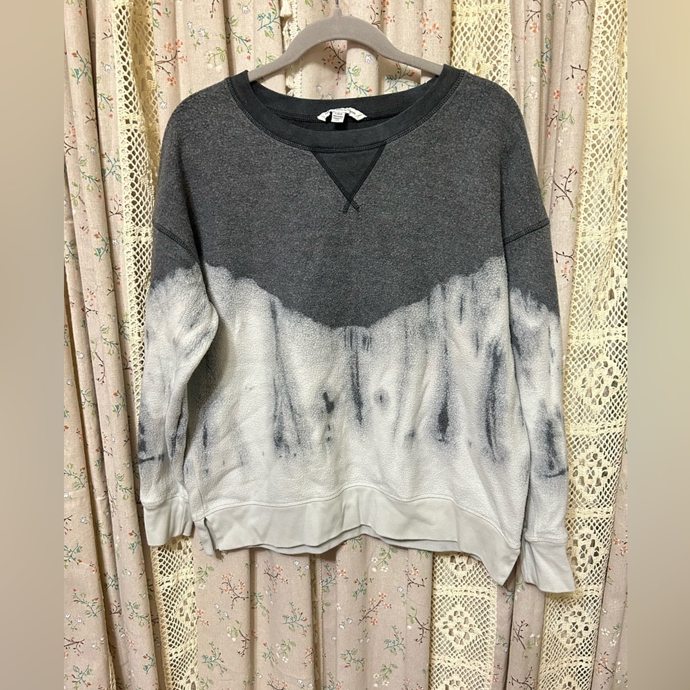 3/$30‎ American Eagle Inside-Out Fleece Sweatshirt Large Gray White Dip Dye